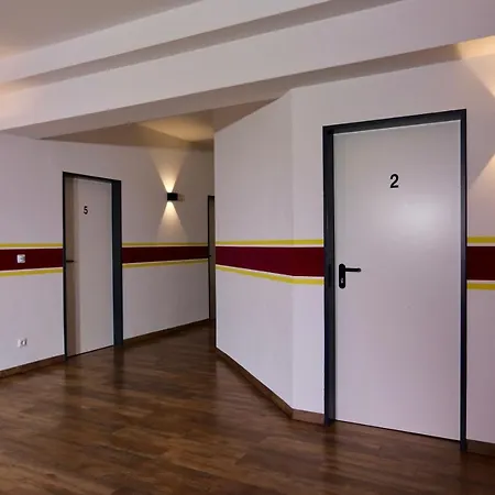 Elsaesser Hostel-3